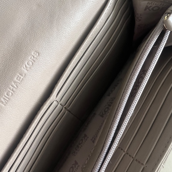 COPY - Michael Kors Astrid Quilted Tan Leather Wallet - Picture 5 of 10